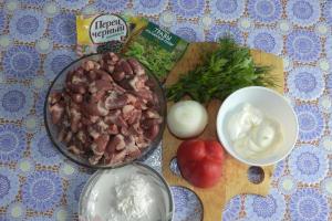 Рецепт: Куриные сердечки тушеные - с красным болгарским перцем Куриные сердечки со сладким перцем